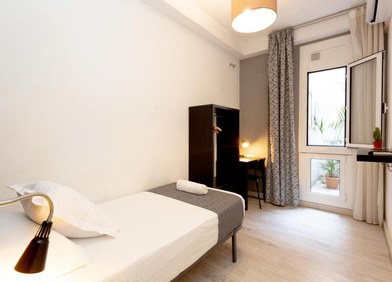 Alberg Easy Sants By Bossh! (adults Only) *