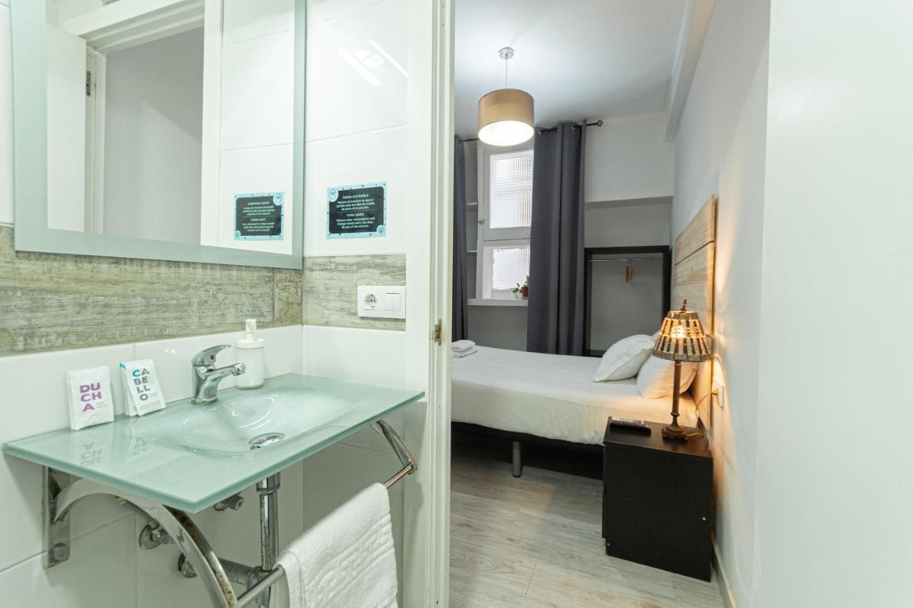 Alberg Easy Sants By Bossh! (adults Only)